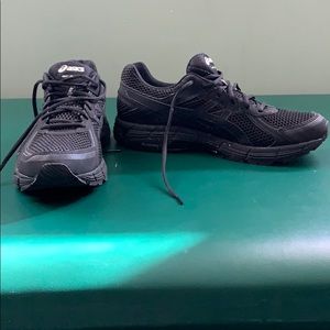 ASICS GT-1000